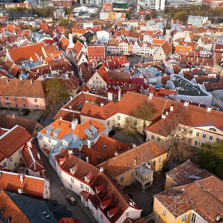 Old Town - Main Square Apartment Tallinn Exterior photo